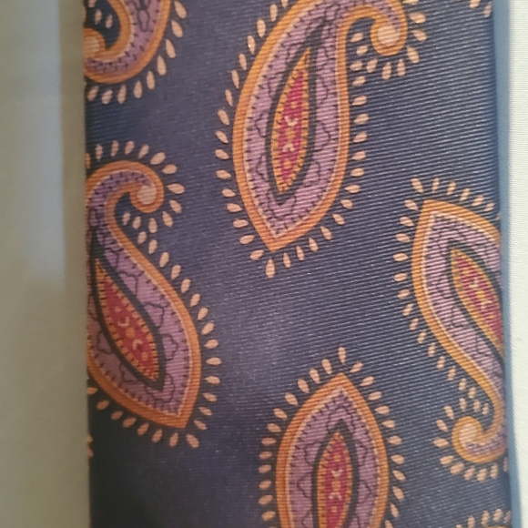 Tie - Picture 2 of 4